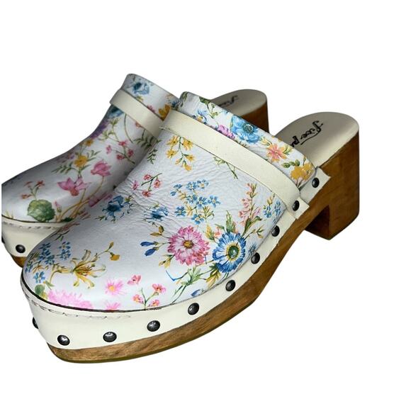 Free People Calabasas Boho Floral Round Toe Wooden Heel Clogs Shoes Size 38 - Picture 5 of 12